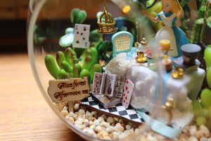 Miniature DIY Alice in Wonderland Hanging DIY